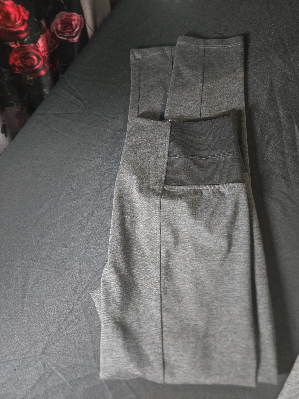 Simply Vera Vera Wang Gray Skinny Performance Pants with Black Waistband